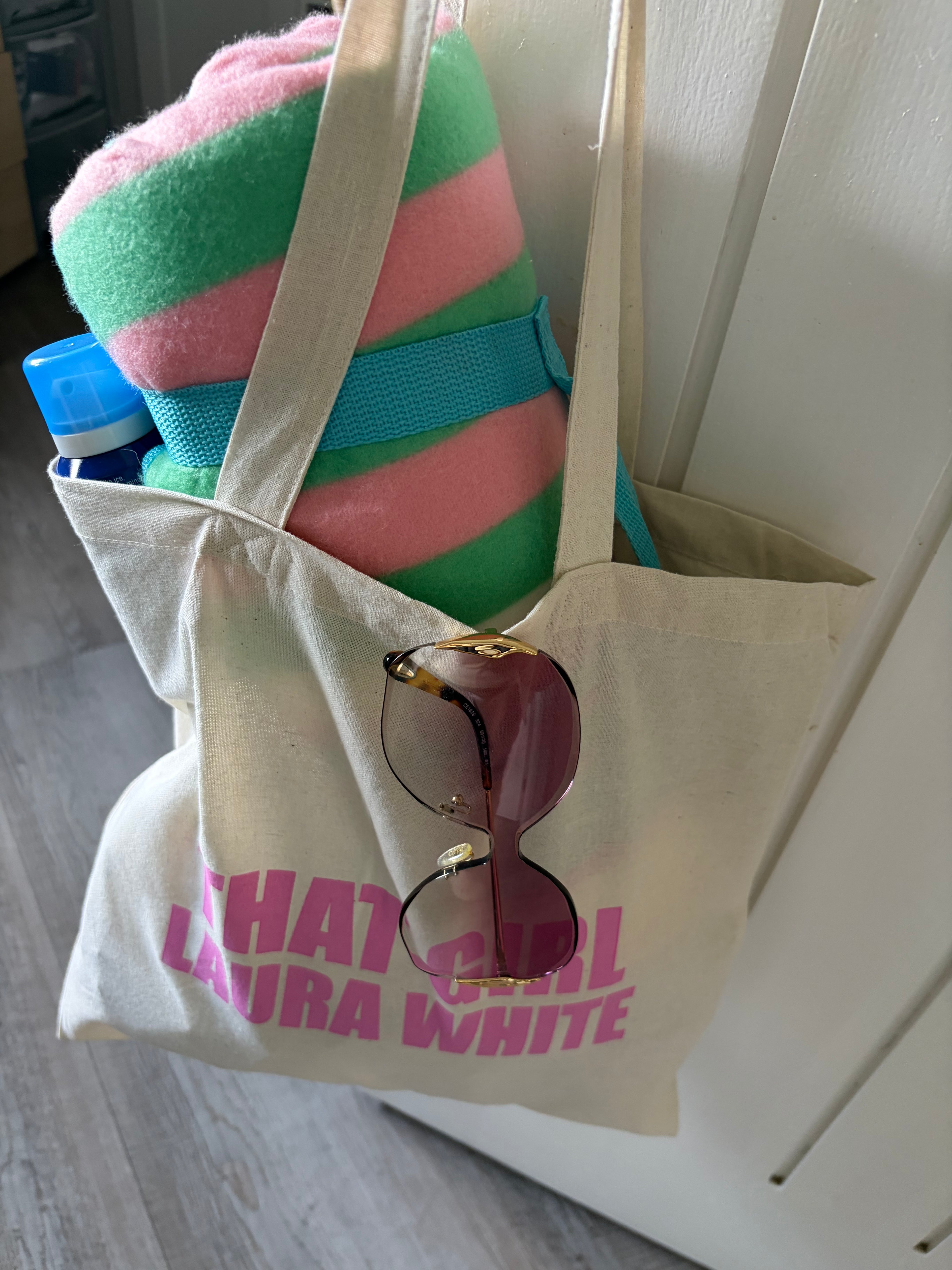 LAURA WHITE - THAT GIRL TOTE BAG